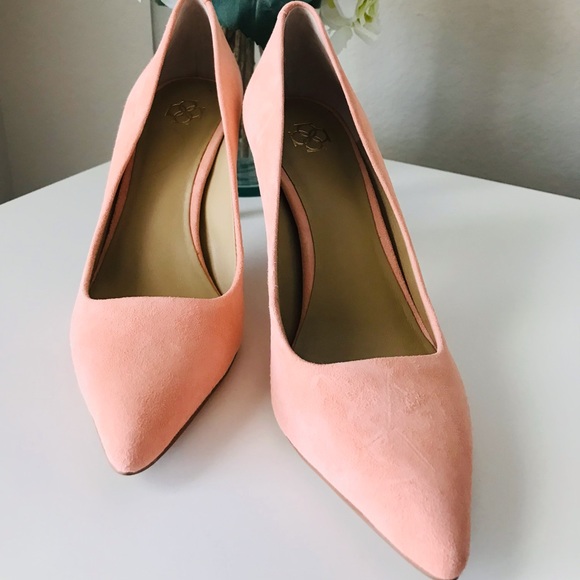 Ann Taylor “Kylie” Suede Pump - Picture 2 of 8